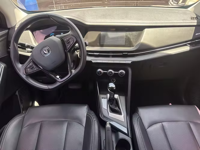 Changan Cs15 2023 de Agencia Automática y Tiptronic Nítida Nada que invertir un solo dueño con récord de agencia 