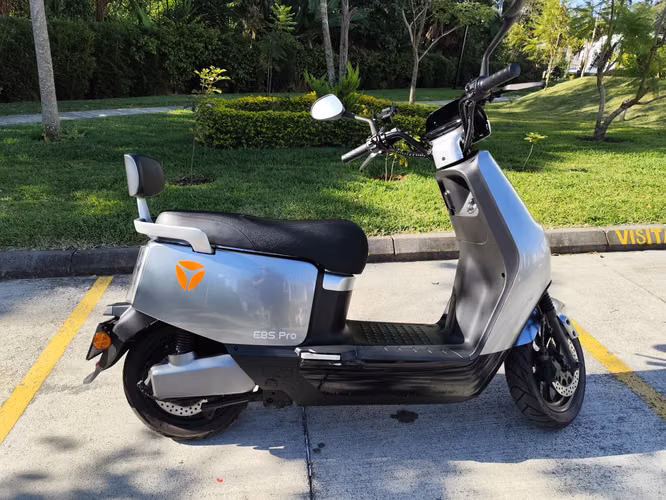 Yadea E8S Pro (Modelo 2025)