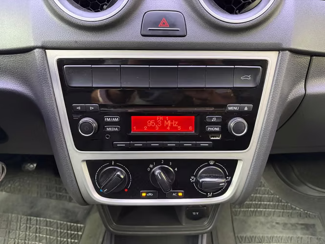 Volkswagen Gol de Agencia Modelo 2015