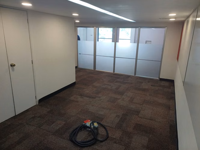 OPORTUNIDAD! LOCAL COMERCIAL EN ALQUILER – ALTO TRÁFICO VEHICULAR Z.10 - Imagen 4