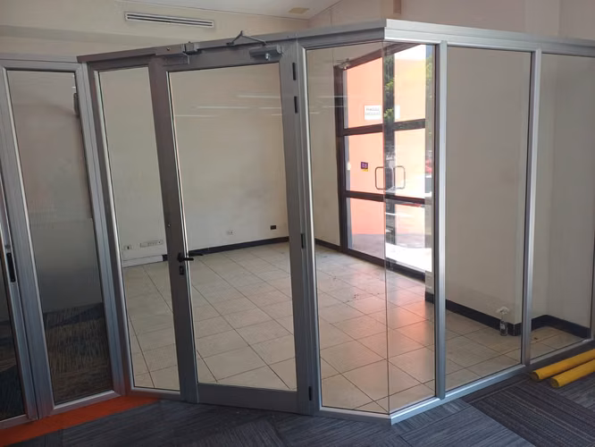 OPORTUNIDAD! LOCAL COMERCIAL EN ALQUILER – ALTO TRÁFICO VEHICULAR Z.10 - Imagen 13