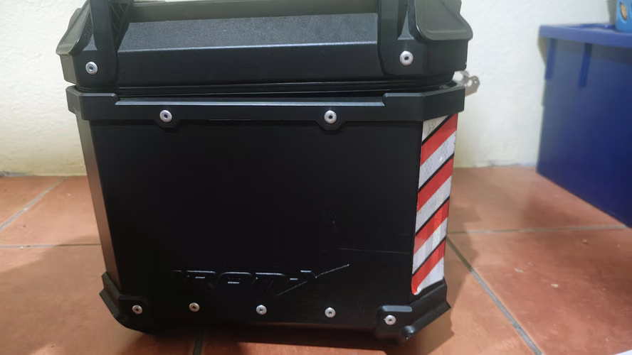 Cajuela Iron X, 45L, Negociable  - Imagen 2