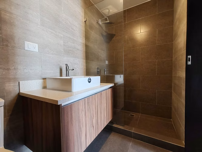 APARTAMENTO EN ALQUILER! TORRE PRAGA – VISTA HERMOSA I, ZONA 15 - Imagen 8