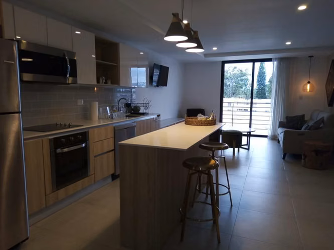APARTAMENTO AMUEBLADO EN ALQUILER! EDIFICIO MIRA – ZONA 10