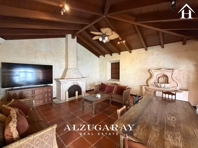Casa con jardín ÚNICA en casco central Antigua 1776Vrs2 - Imagen 8