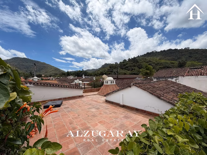 Casa con jardín ÚNICA en casco central Antigua 1776Vrs2 - Imagen 4