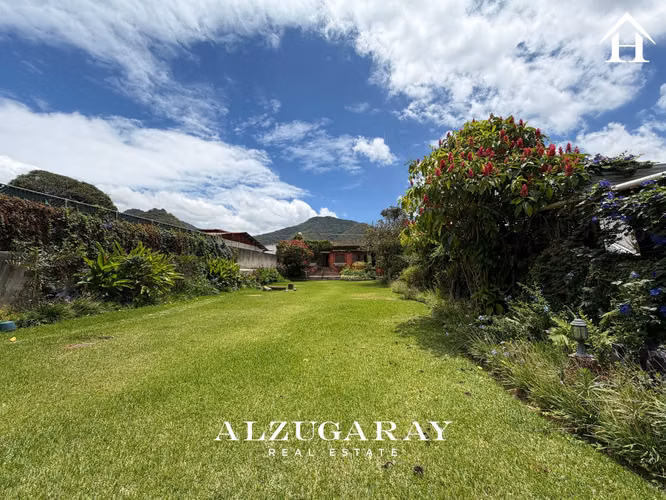 Casa con jardín ÚNICA en casco central Antigua 1776Vrs2 - Imagen 3