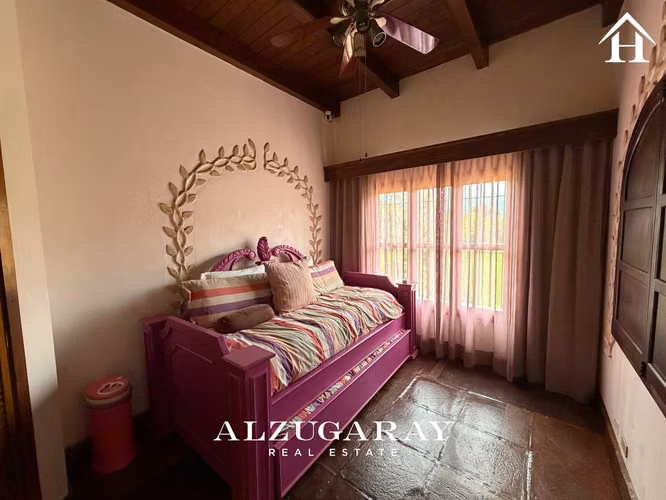 Casa con jardín ÚNICA en casco central Antigua 1776Vrs2 - Imagen 11