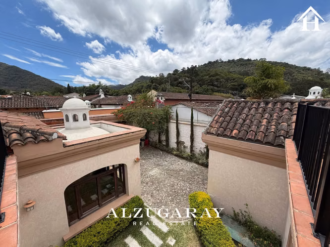Casa con jardín ÚNICA en casco central Antigua 1776Vrs2 - Imagen 5