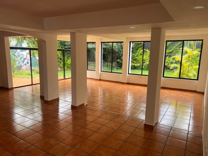 Casa en Alquiler ideal para residencia o para oficina administrativa en zona 14 La Villa - Imagen 15
