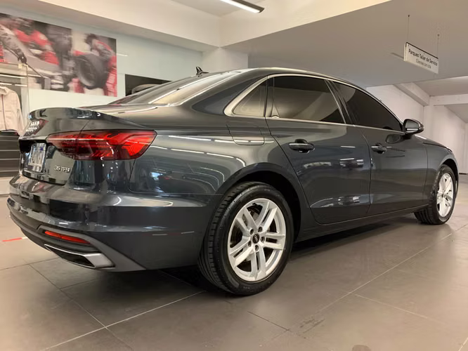 Audi A4 2023 Record de Agencia 