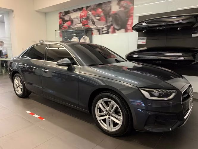 Audi A4 2023 Record de Agencia 
