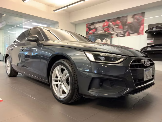 Audi A4 2023 Record de Agencia 