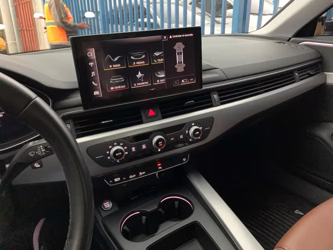 Audi A4 2023 Record de Agencia 