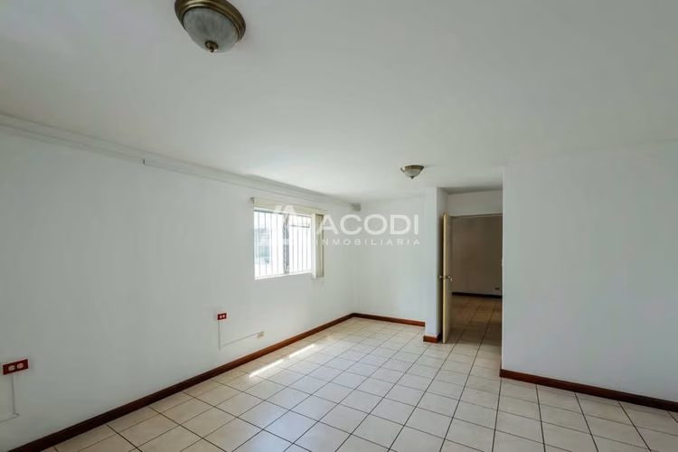 Casa comercial en Zona 13 - Imagen 3