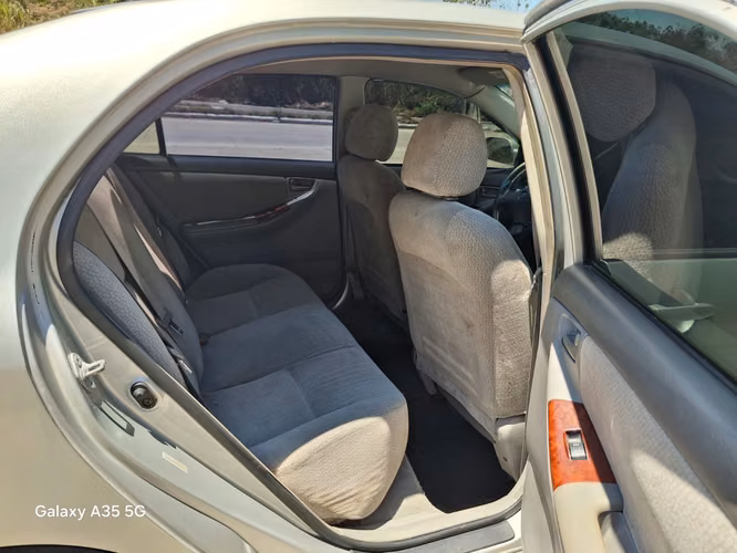 TOYOTA Corolla LE, año 2004 