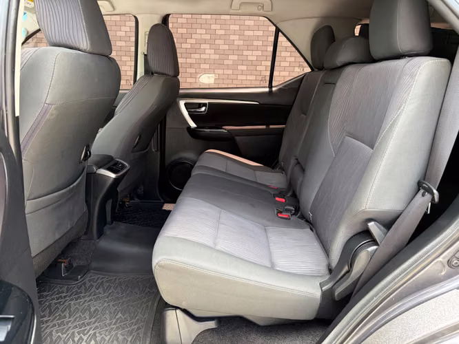 Toyota Fortuner SRV de Agencia Modelo 2024