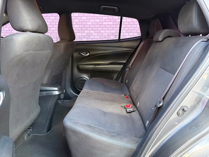 Toyota Yaris E de Agencia Modelo 2023
