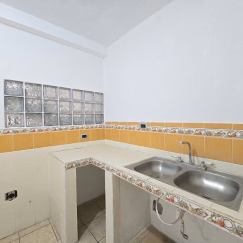 Casa grade en Venta Las Hojarascas Zona 1 de Mixco - Imagen 16