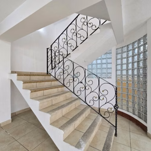 Casa grade en Venta Las Hojarascas Zona 1 de Mixco - Imagen 10