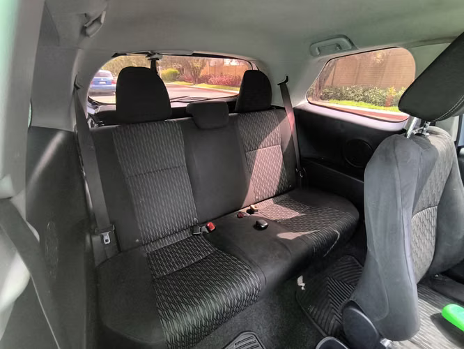 Toyota Yaris hatchback 2014