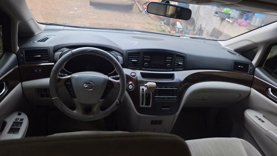 Nissan Quest 2014