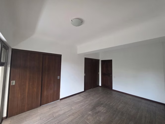 Z.14 Edificio Bonaire 2 dormitorios, 1.5 baños, 2 estacionamientos, balcón US$1,250 Mantenimiento incluído - Imagen 5