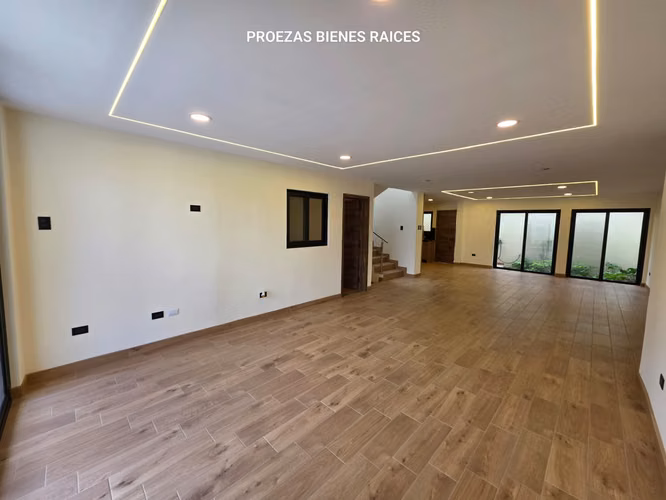 Casa en alquiler en San Cristobal, sector B1, para vivienda u oficina a puerta cerrada - Imagen 2