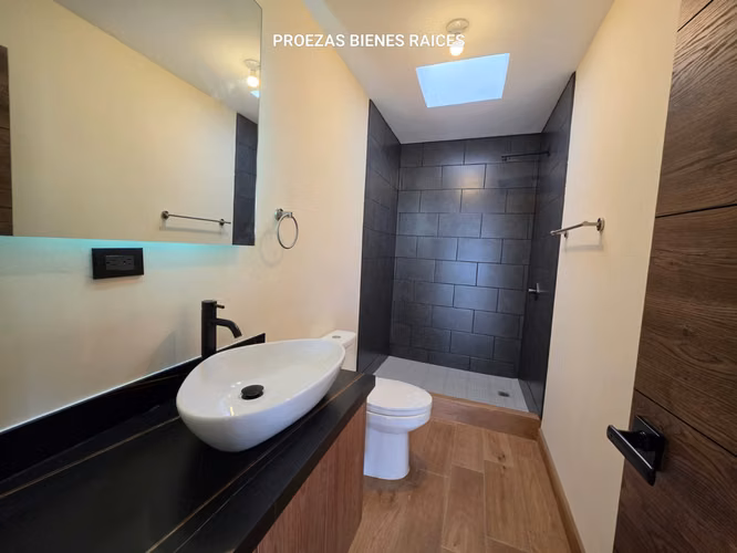 Casa en alquiler en San Cristobal, sector B1, para vivienda u oficina a puerta cerrada - Imagen 13