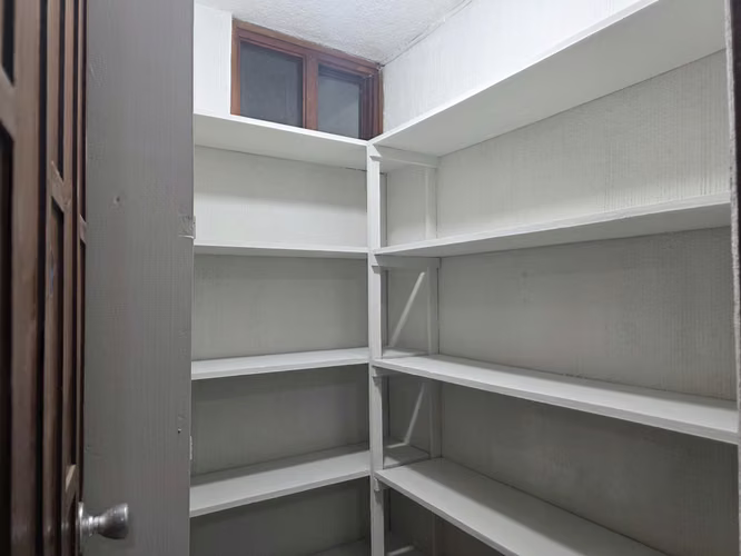 Z.1 Rento casa amplia en primer nivel, 3 dormitorios, 2 estacionamientos, dormitorio de servicio, 3 baños Q8,500 - Imagen 10