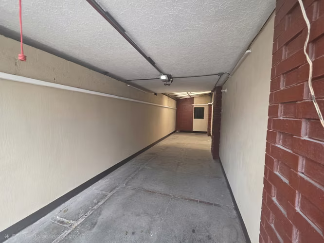 Z.7 Col. Toledo RENTO casa 4 Dorm. 2 baños y medio, sala familiar, Dorm. De servicio, 2 estacionamientos Q8,000 - Imagen 19