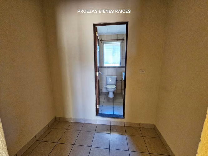 Zona 7, para oficina, casa en alquiler, frente a Galeria Prima, Colonia Villas de San Juan - Imagen 10