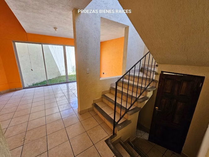 Zona 7, para oficina, casa en alquiler, frente a Galeria Prima, Colonia Villas de San Juan - Imagen 3