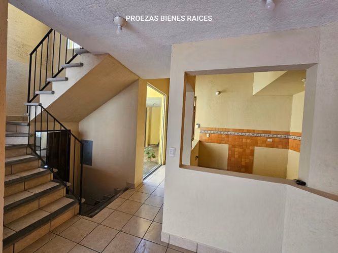 Zona 7, para oficina, casa en alquiler, frente a Galeria Prima, Colonia Villas de San Juan - Imagen 4
