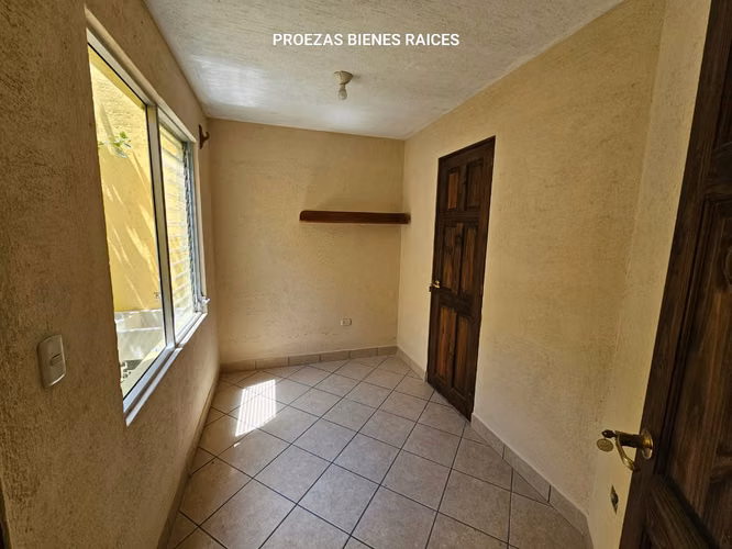 Zona 7, para oficina, casa en alquiler, frente a Galeria Prima, Colonia Villas de San Juan - Imagen 16