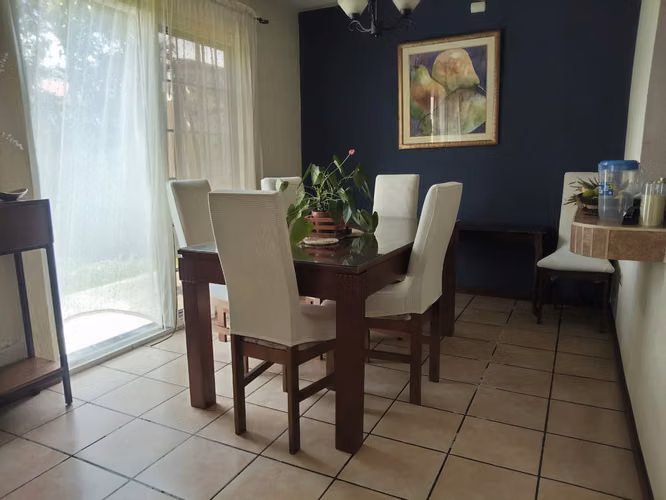 LINDA CASA EN RENTA EN PINARES DE SAN CRISTOBAL ZONA 8 DE MIXCO - Imagen 2