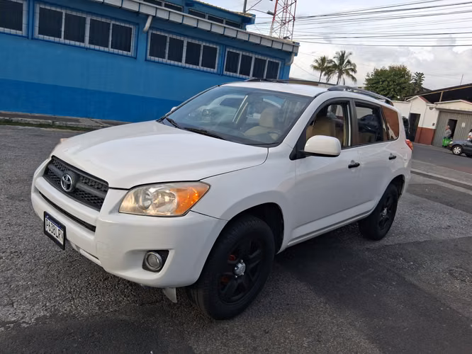 TOYOTA RAV4 DE LAS MERAS BUENAS CON MOTOR PEQUEÑO 2.5 4 CILINDROSRECIEN IMPORTADA