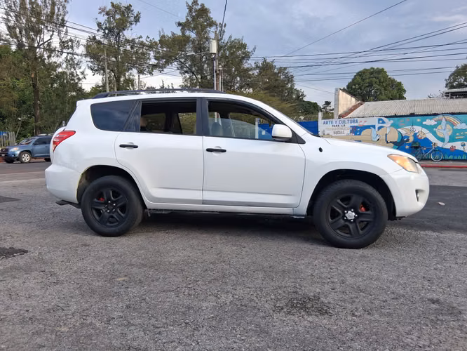 TOYOTA RAV4 DE LAS MERAS BUENAS CON MOTOR PEQUEÑO 2.5 4 CILINDROSRECIEN IMPORTADA