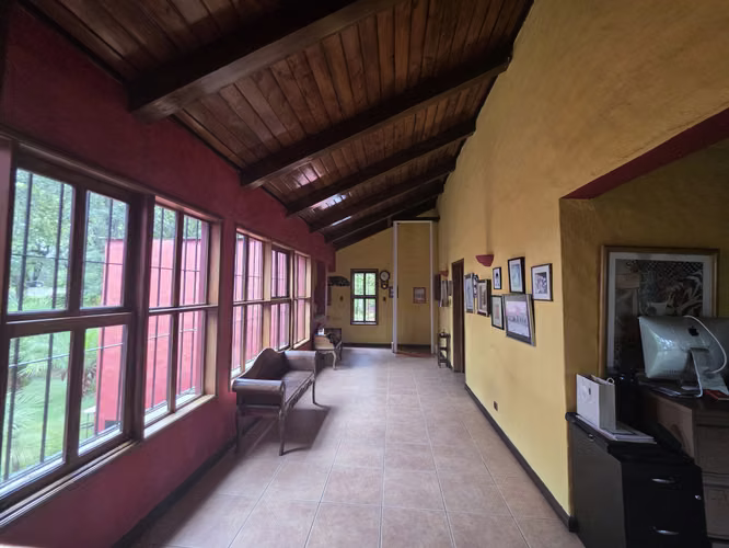 Z.6 Mixco entrada Club Campestre La Montaña VENDO casa diseño colonial 3,116v² terreno 353m² construcción Q3,500,000  - Imagen 15