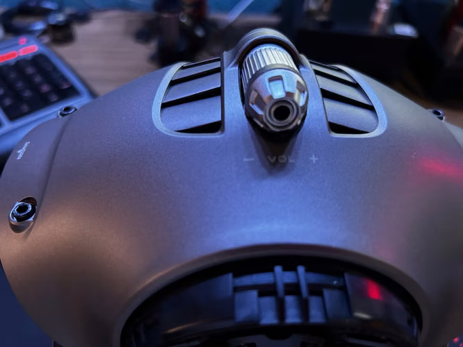  Bocina Bluetooth Estilo Robot Alien  - Imagen 3