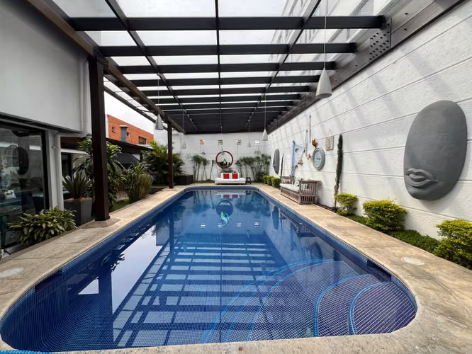 VENTA DE ESPECTACULAR VIVIENDA CON PISCINA DENTRO DE GARITA VH1, ZONA 15 - Imagen 5