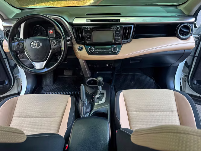 TOYOTA RAV4 4X4 2018 XLE - 59mil millas reales, recién ingreso, lista para traspaso. - Imagen 5