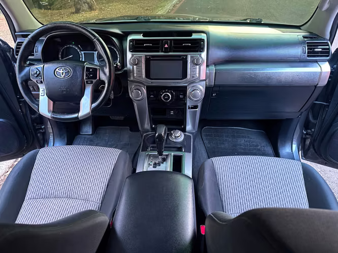 TOYOTA 4RUNNER 4X4 2016 de 3 FILAS - recién ingreso, lista para traspaso. - Imagen 8