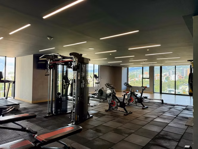 APARTAMENTO AMUEBLADO EN RENTA EN ZONA 15, TRIVÁ - Imagen 13