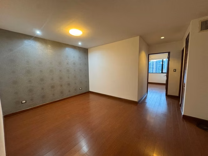 APARTAMENTO EN RENTA EN TORRE CONDESA ZONA 14 CON A/C Y BODEGA - Imagen 9