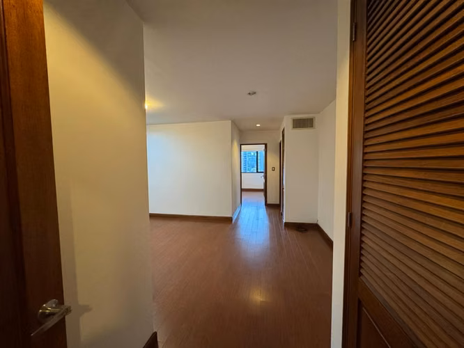 APARTAMENTO EN RENTA EN TORRE CONDESA ZONA 14 CON A/C Y BODEGA - Imagen 8