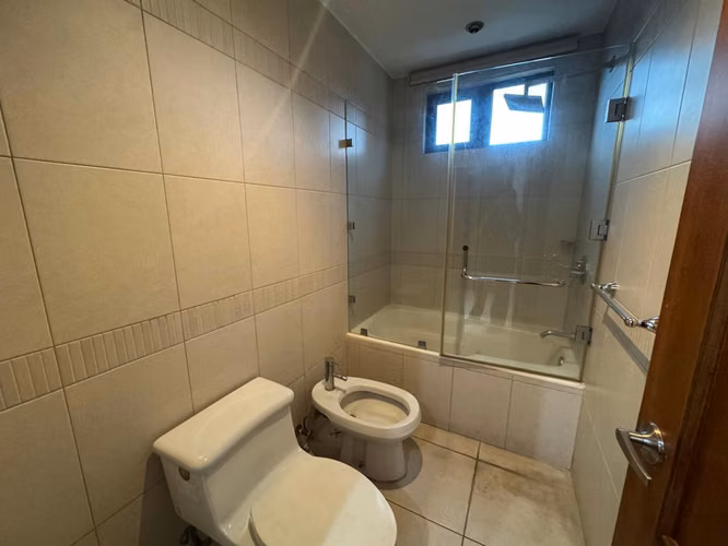 APARTAMENTO EN RENTA EN TORRE CONDESA ZONA 14 CON A/C Y BODEGA - Imagen 14
