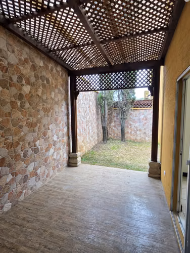 Vendo linda casa San Cristóbal/ Bosques de San Marino zona 8 Mixco Q1,990,000 - Imagen 2
