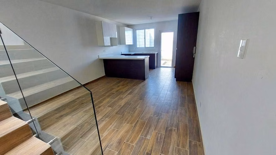 LINDO TOWNHOUSE EN RENTA EN HACIENDA REAL ZONA 16