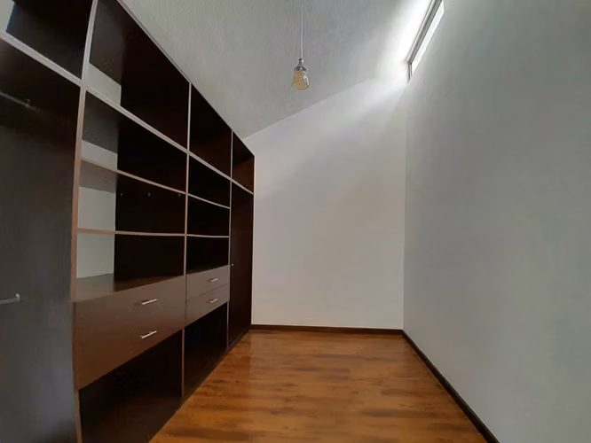 ALQUILO CASA MODERNA CON JARDÍN EN ZONA 15, DENTRO DE GARITA  - Imagen 9